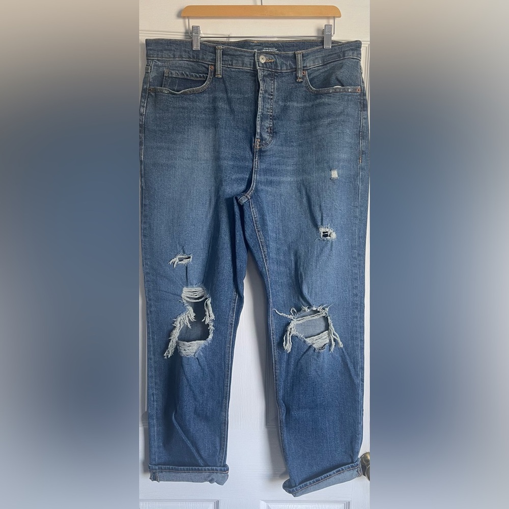 Old Navy Sky-Hi Straight Jeans in Medium Blue